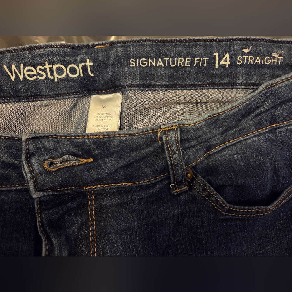Westport Signature Fit Straight Jeans Pants.  Size 14. - Picture 2 of 10
